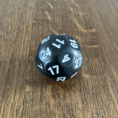 Dés Atypiques - D28  - Noir - Blanc-  Impact Miniatures