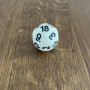 Dé Atypique - D18 - Blanc - Noir -  Impact Miniatures