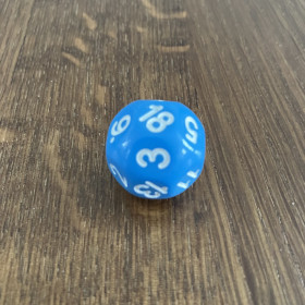 Dé Atypique - D18 - Bleu clair - Blanc -  Impact Miniatures