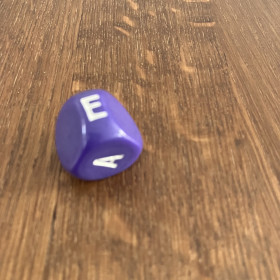 Dés Atypiques - D5 - Voyelles - Pourpre - Blanc -  Impact Miniatures