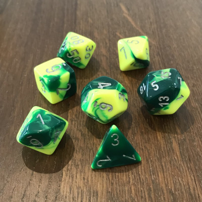 Chessex - Gemini - Vert - Jaune - Set 7 dés - CHX 26454