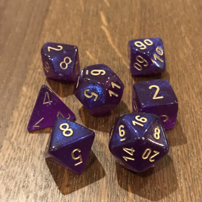 Chessex - Signature - Borealis -  Pourpre Royal - Luminary -  Set 7 dés - CHX 27587