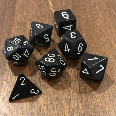 Chessex - Opaque - Noir - Blanc - Set 7 dés - CHX 25408