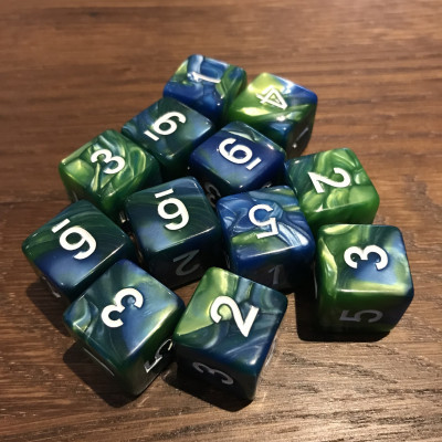 Dés Duetto - D6 - Bleu / Vert - Blanc - Udixi