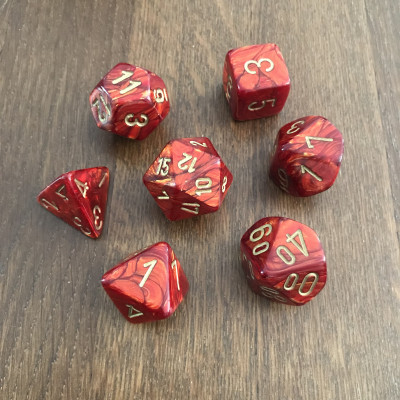 Chessex - Mega Hedral  - Scarab - Scarlet - Doré - Set 7 dés