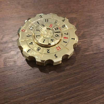 Spinning Dice - Metal - Doré brillant - Noir