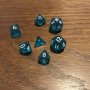 Mini Dice - Set 7 dés -  Translucide -  Sarcelle - Blanc - MG