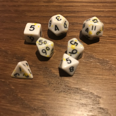 Mini Dice - Set 7 dés - Blanc - Tachété - Jaune - Noir - MG Dice