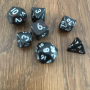 Mini Dice - Set 7 dés - Noir - tacheté - rouge - Blanc - MG Dice